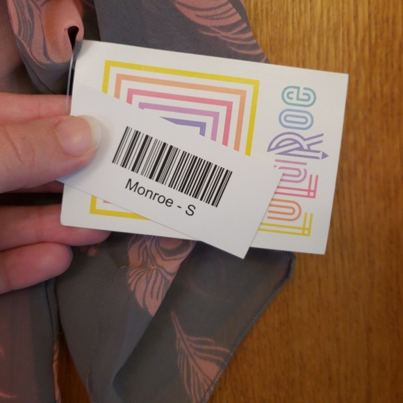 Lularoe classic & monroe - Picture 3 of 5